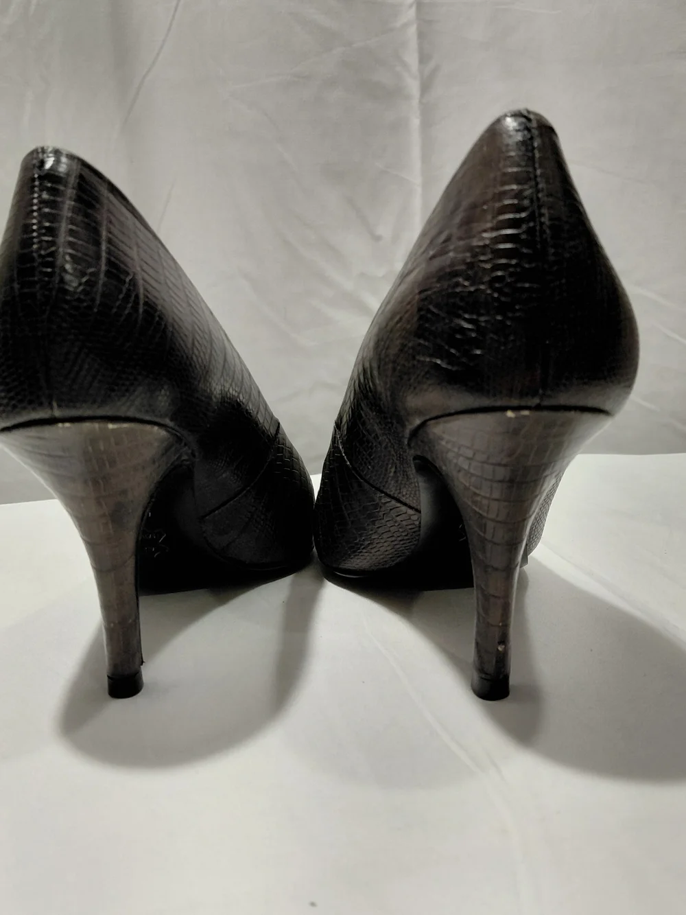 Tory Burch Gray Lyla Reptile Print Pump Black Cap Size 5M